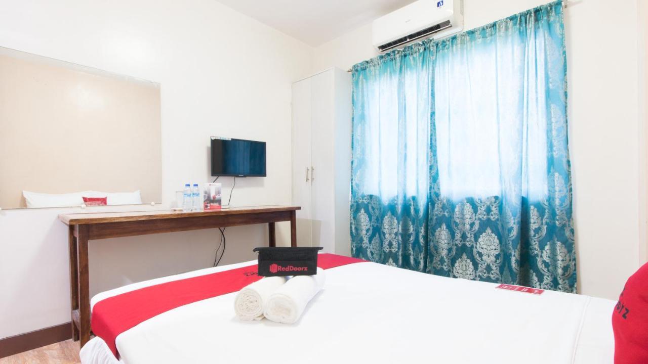 Готель Reddoorz @ San Jose Tagbak Jaro Iloilo Екстер'єр фото