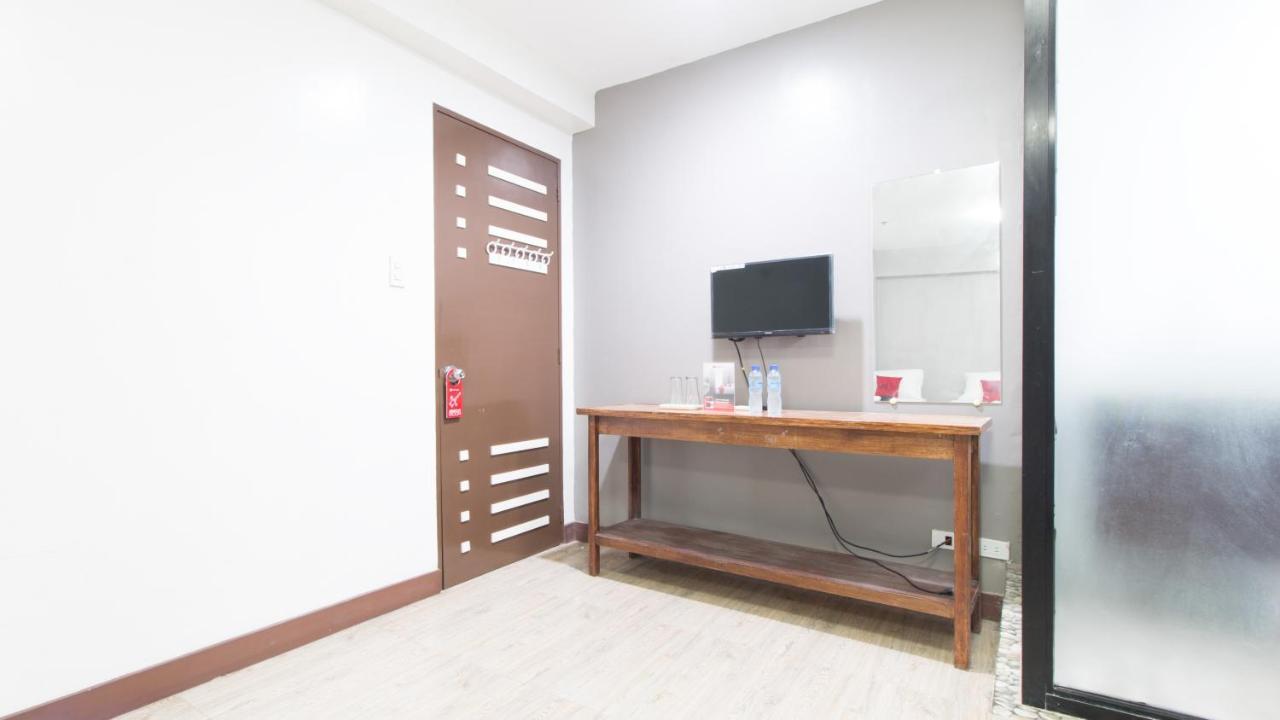 Готель Reddoorz @ San Jose Tagbak Jaro Iloilo Екстер'єр фото