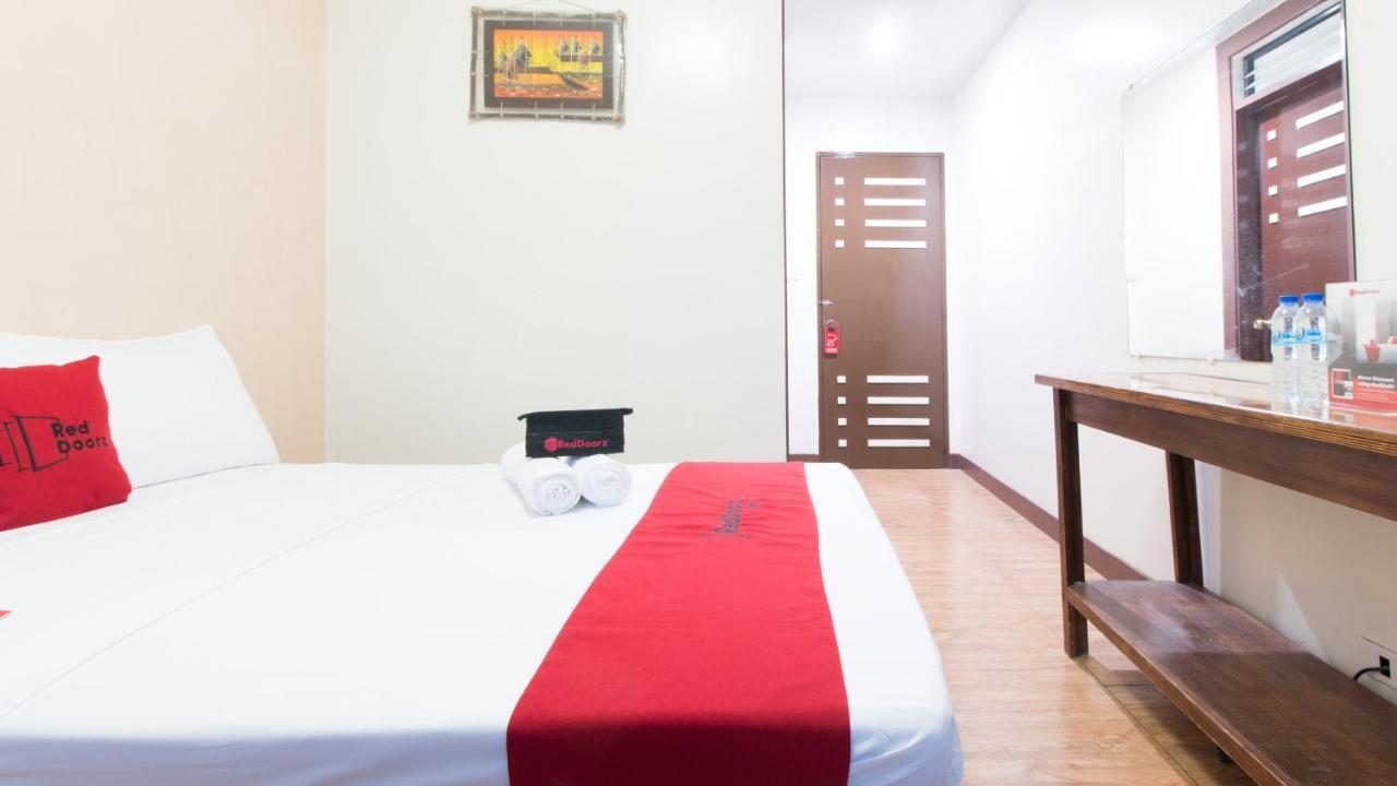 Готель Reddoorz @ San Jose Tagbak Jaro Iloilo Екстер'єр фото